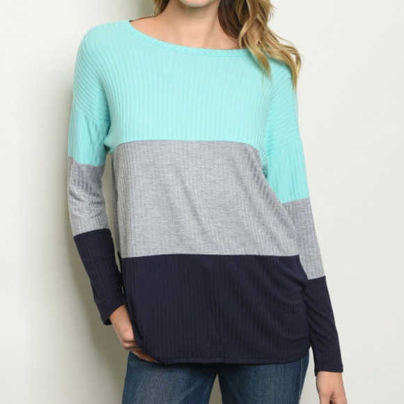 CASUAL TOP - Picture 2 of 3